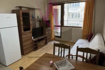 Двустаен апартамент в ХЕИ, Варна с тераса