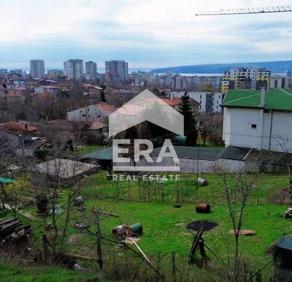 Снимка 2 — Тристаен апартамент с морска панорама в Изгрев, Варна