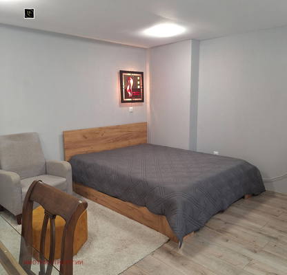 Снимка 5 — Обзаведен 2-стаен апартамент в Колхозен пазар, Варна