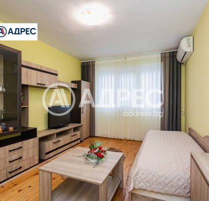 Снимка 3 — Тристаен апартамент в Колхозен пазар, Варна с тераса