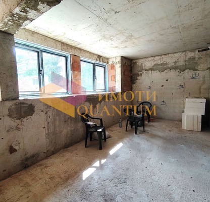 Снимка 4 — Тристаен апартамент 109 кв.м в Колхозен пазар, Варна с тераса