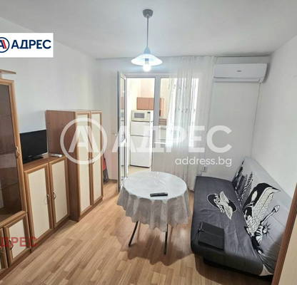 Снимка 4 — Едностаен апартамент в Колхозен пазар, Варна с тераса