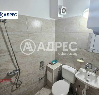 Снимка 5 — Едностаен апартамент в Колхозен пазар, Варна с тераса