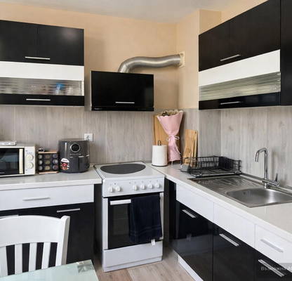 Снимка 2 — Тристаен апартамент с 75 кв.м. в Колхозен пазар, Варна