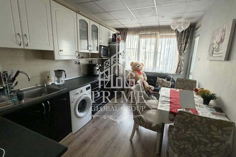 4-bedroom apartment in Varna, Konfuto