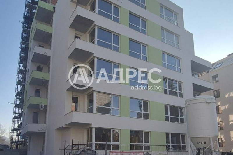 Двустаен апартамент с тераса в Левски 1, Варна