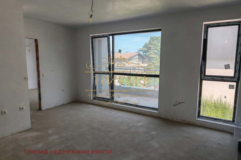 Two-room apartment with terrace in m-t Dolna Traka, Varna