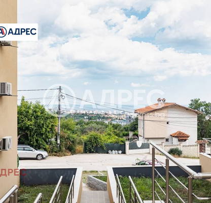 Снимка 4 — Двустаен апартамент в м-т Пчелина с морска панорама