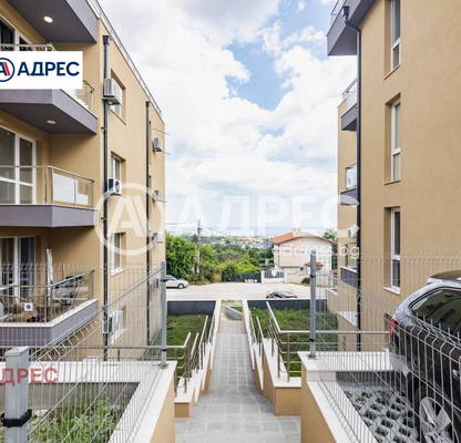 Снимка 4 — Двустаен апартамент в м-т Пчелина с морска панорама