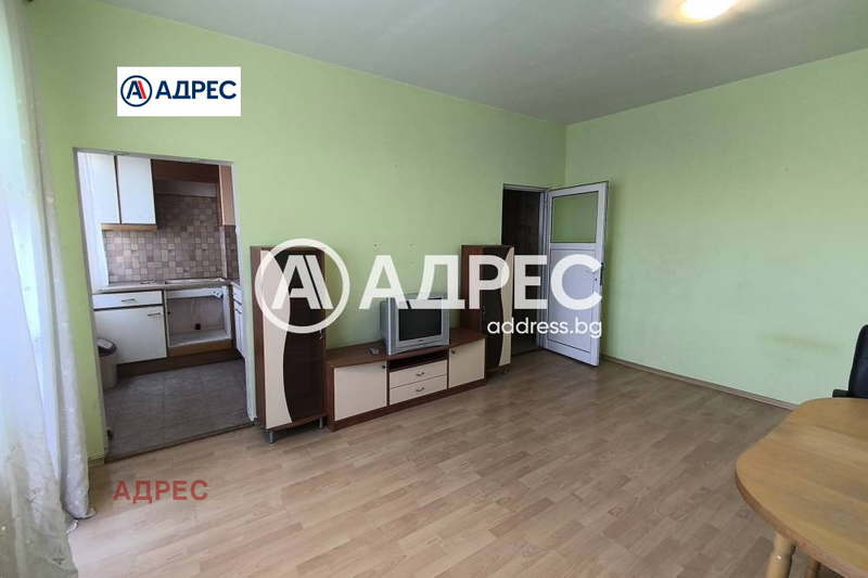 Тристаен апартамент с две тераси в Младост 1, Варна