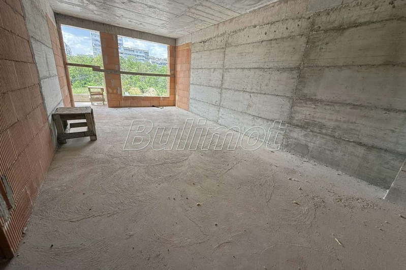 3-bedroom apartment in Varna, Mladost 1