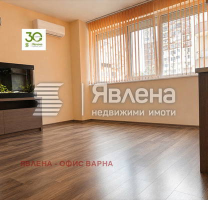 Снимка 3 — Двустаен апартамент в Младост 2 с остъклена тераса