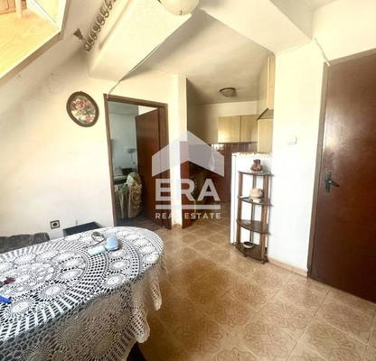 Снимка 3 — Тристаен апартамент 55 кв.м. в района на Окръжна болница, Варна