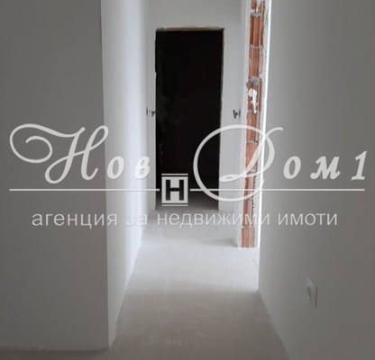 Снимка 4 — Четиристаен апартамент с балкон в район Победа, Варна