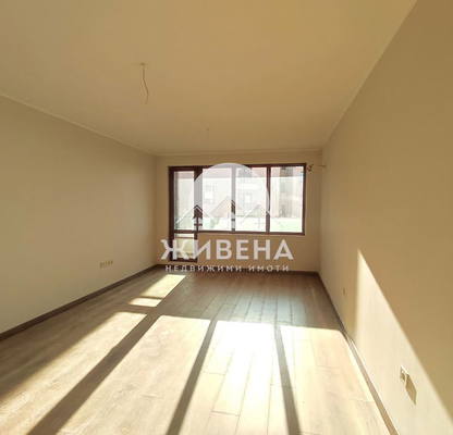 Снимка 2 — Партерен 2-стаен апартамент във Виница с тераса