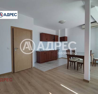 Снимка 2 — Тристаен апартамент с тераса и морска панорама във Виница, Варна