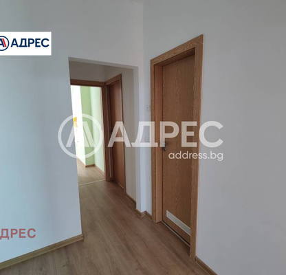 Снимка 4 — Тристаен апартамент с тераса и морска панорама във Виница, Варна