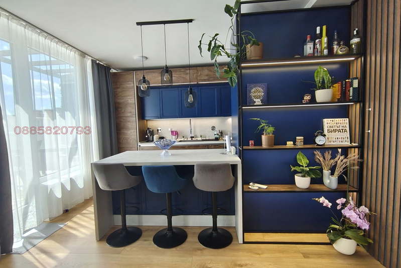 Тристаен апартамент с голяма тераса в ж.к. Възраждане 1, Варна