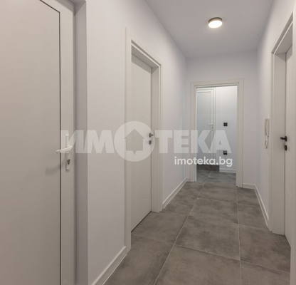 Снимка 5 — Четиристаен апартамент 90 кв.м. във Възраждане 2 с две тераси