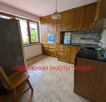 Снимка 3 — Двустаен апартамент във Велико Търново, Център