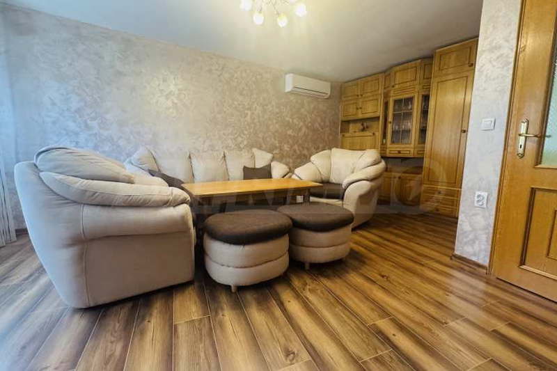 3-bedroom apartment in Veliko Tyrnovo, Centyr
