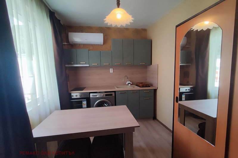 3-bedroom apartment in Veliko Tyrnovo, Centyr