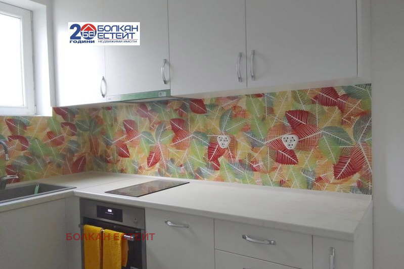 3-bedroom apartment in Veliko Tyrnovo, Centyr