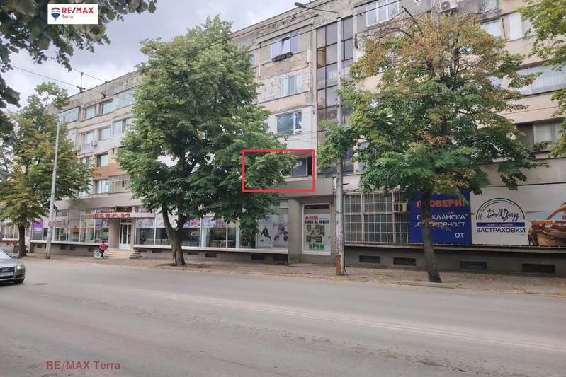 3-bedroom apartment in Vraca, Centyr