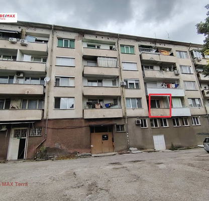 Снимка 2 — Тристаен апартамент във Враца, Център