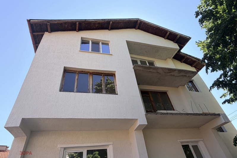 3-bedroom apartment in Vraca, Centyr