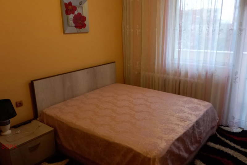 Тристаен апартамент във Враца, Център