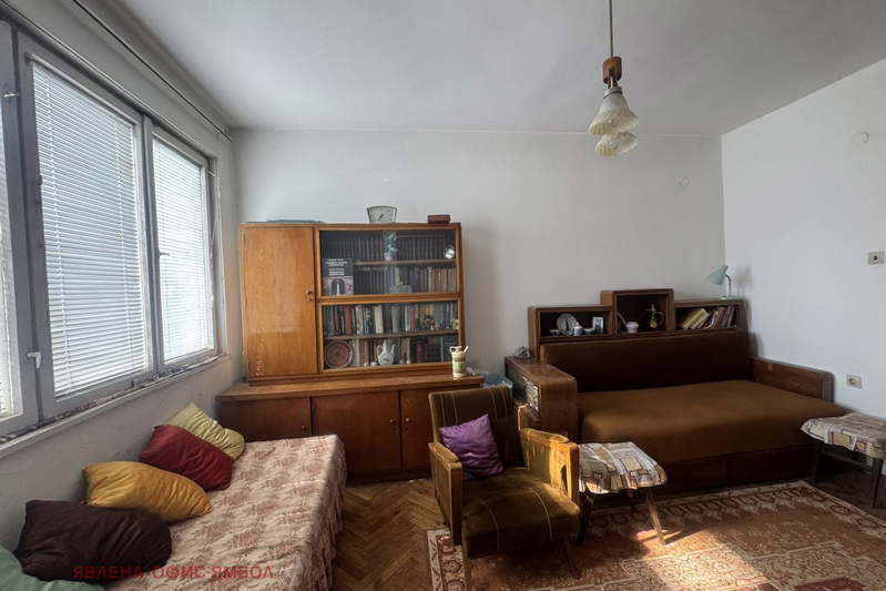 2-bedroom apartment in Yambol, Centyr