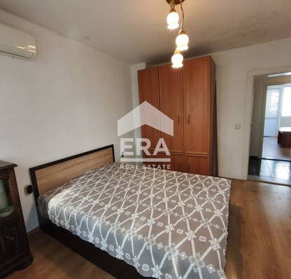 Photo 4 — 3-bedroom apartment in Yambol, Centyr