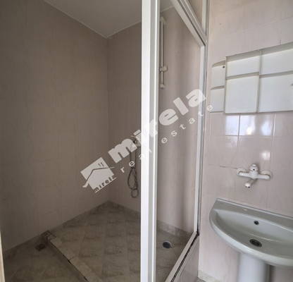 Photo 3 — 5-bedroom apartment in Yambol, Centyr