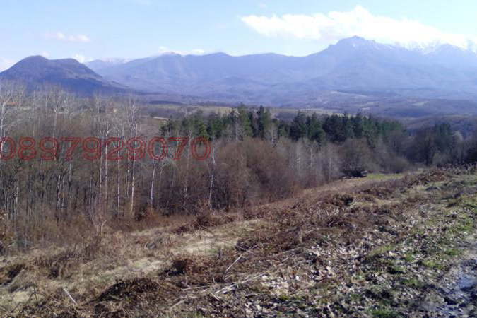 Plot in Oblast Lovech, Aprilci
