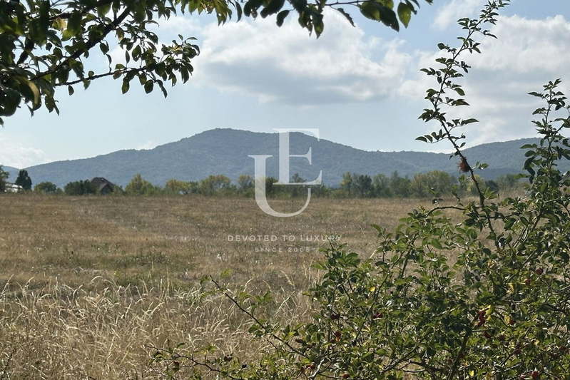 Парцел в Банкя