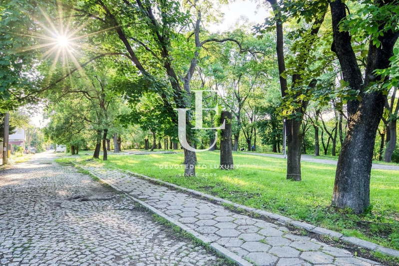 Парцел в Банкя