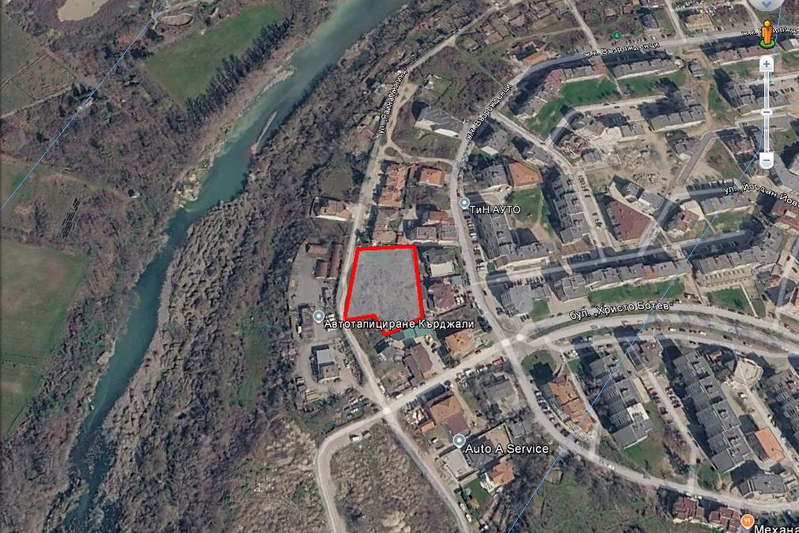 Plot in Kyrdjali, Vyzrojdenci