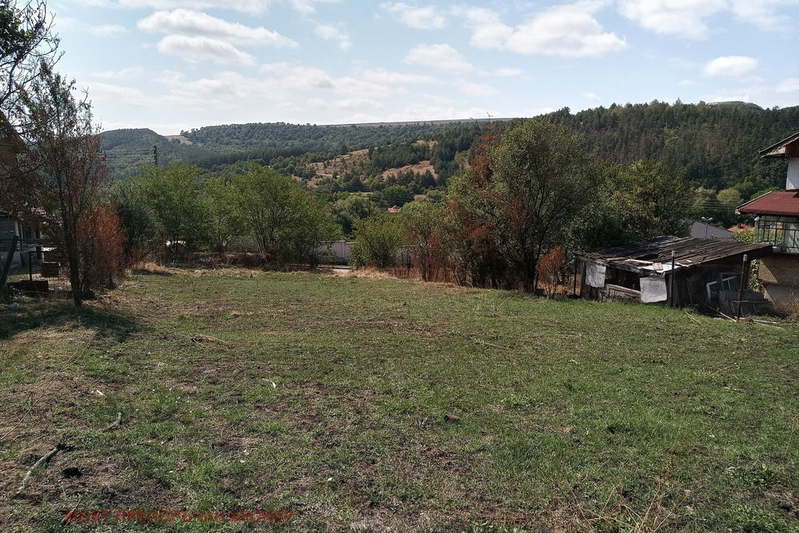Plot in област София, Chavdar