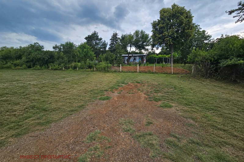Plot in област София, Eleshnica