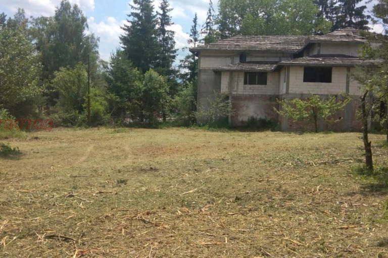 Plot in Sofia, Shiroki Dol
