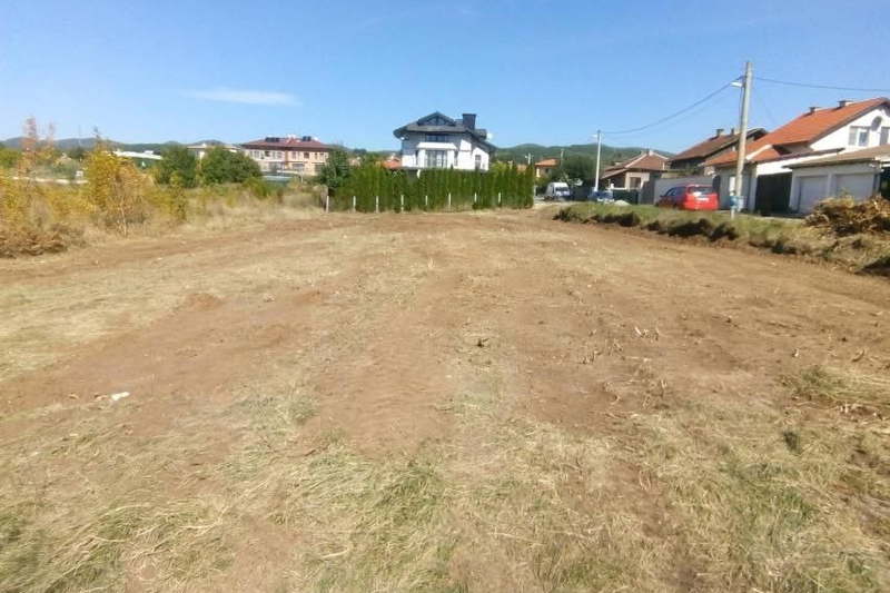 Парцел в с. Войнеговци