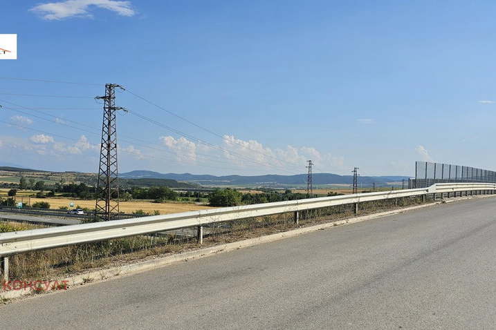 Парцел в София, Сливница