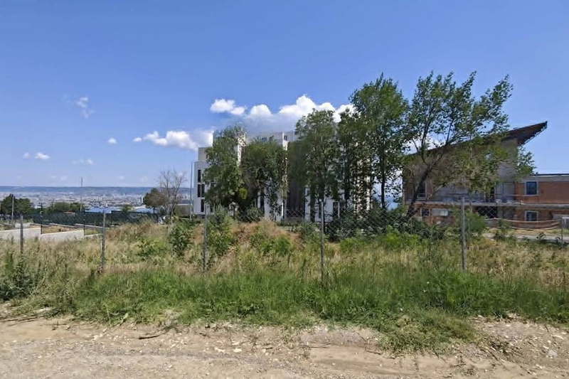 Парцел във Варна, Галата