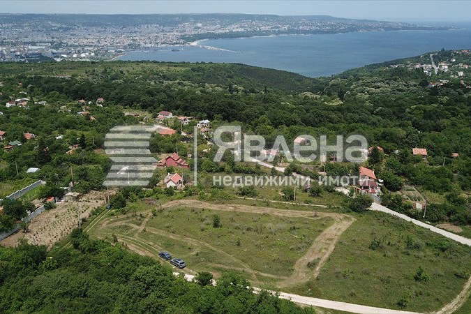 Парцел във Варна, м-т Боровец - север