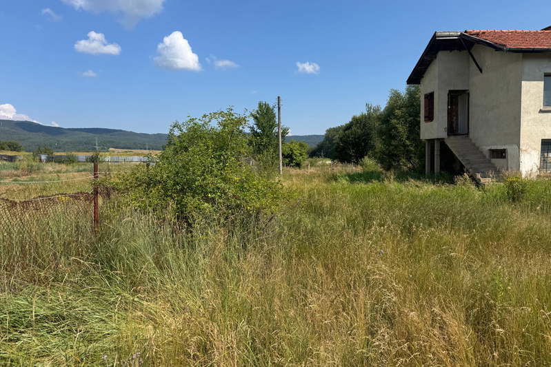 Промишлена сграда в София, с. Горни Окол