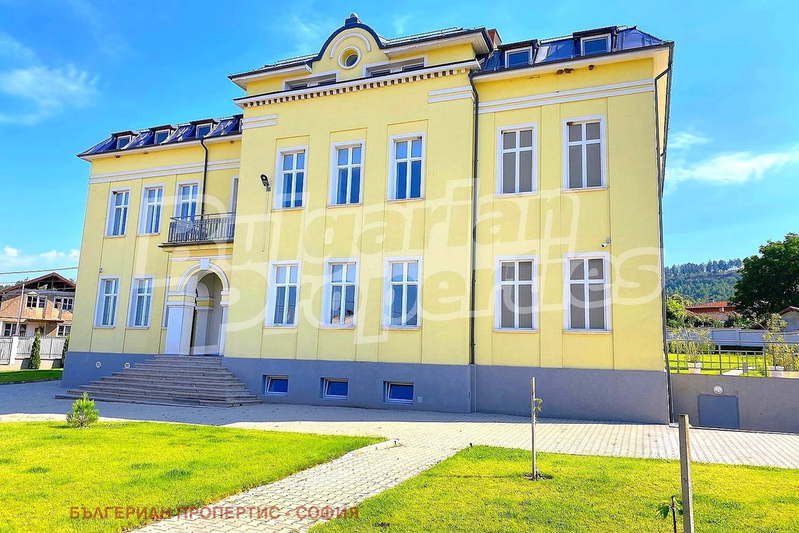 Industrial Building in Lokorsko