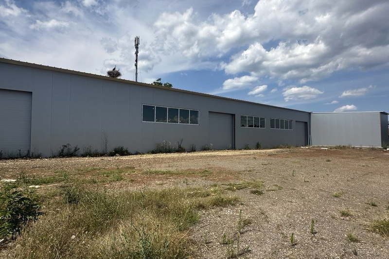 Industrial Building in Yana