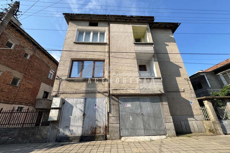 Floor of House in Oblast Plovdiv, Asenovgrad
