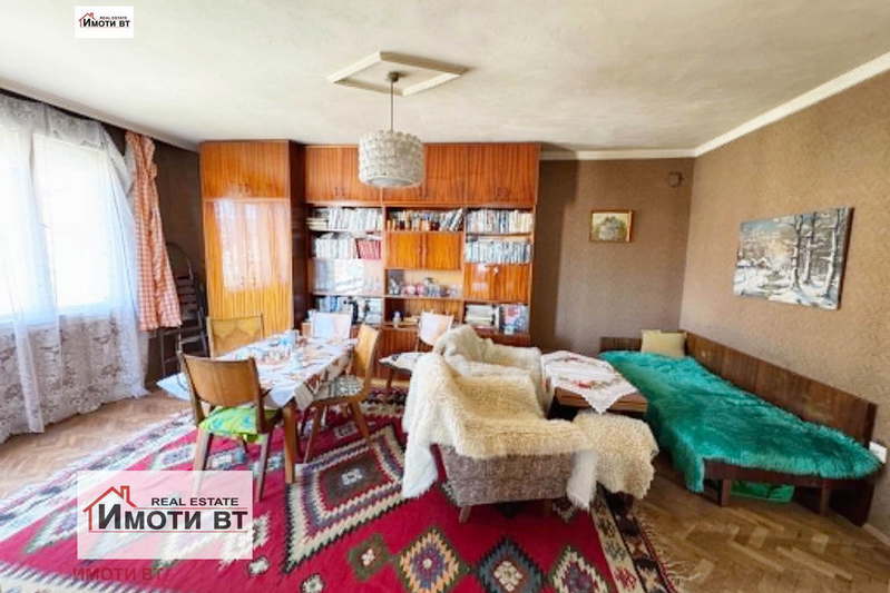 Floor of House in Oblast Veliko Tyrnovo, Gorna Oryahovica